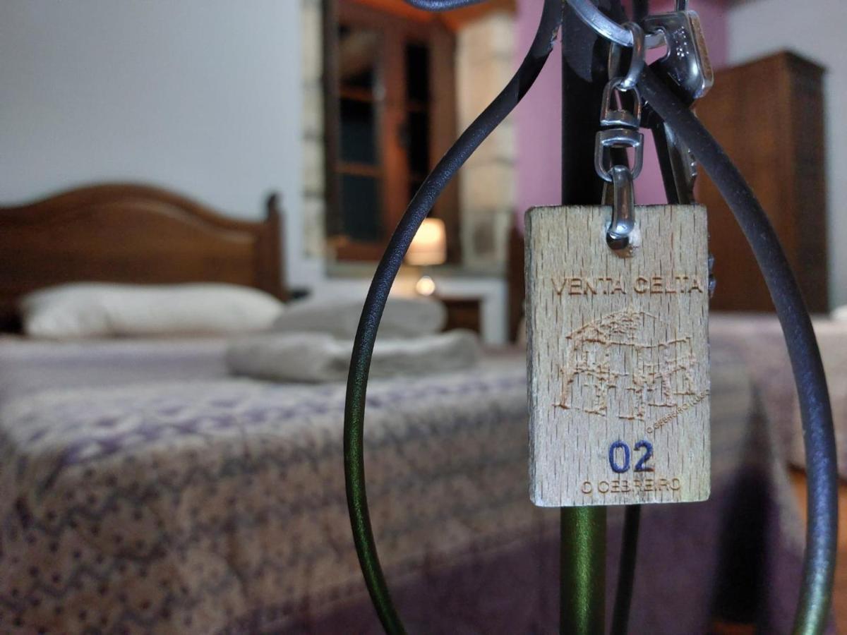 La Venta Celta Hotel O Cebrero Bagian luar foto